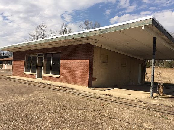 2nd image of 804 E Broadway
