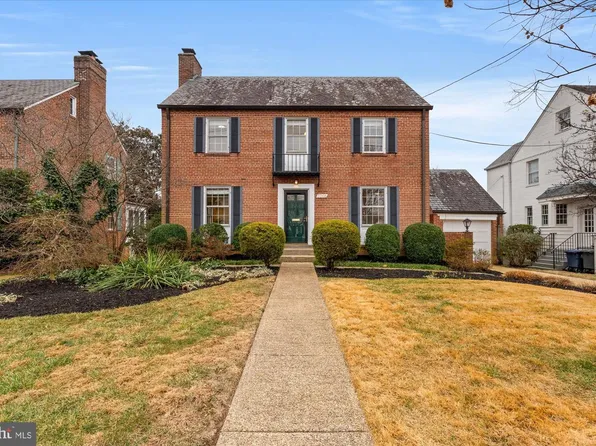 3268 Chestnut St NW, Washington, DC 20015