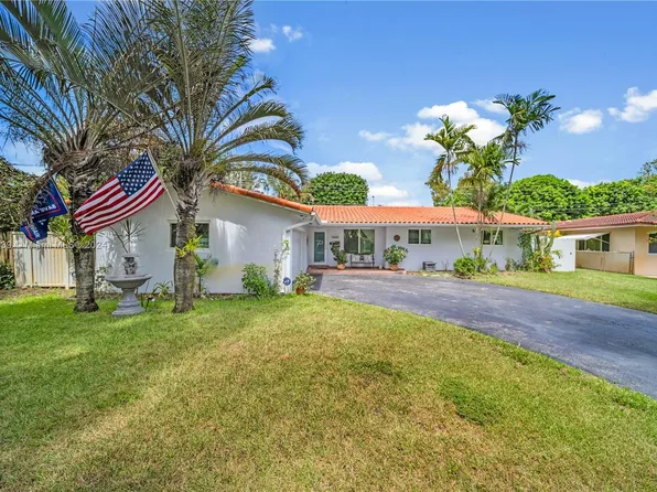 14325 Lake Candlewood Ct, Miami Lakes, FL 33014