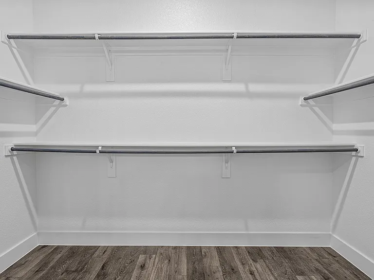 Walk-in Closet Walk-in Closet
