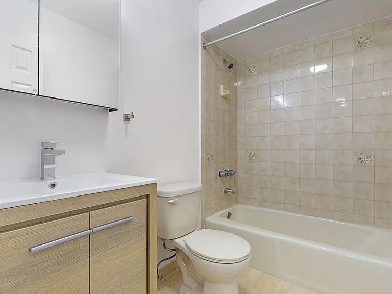 2629 E 23rd St #2 — Photo 7