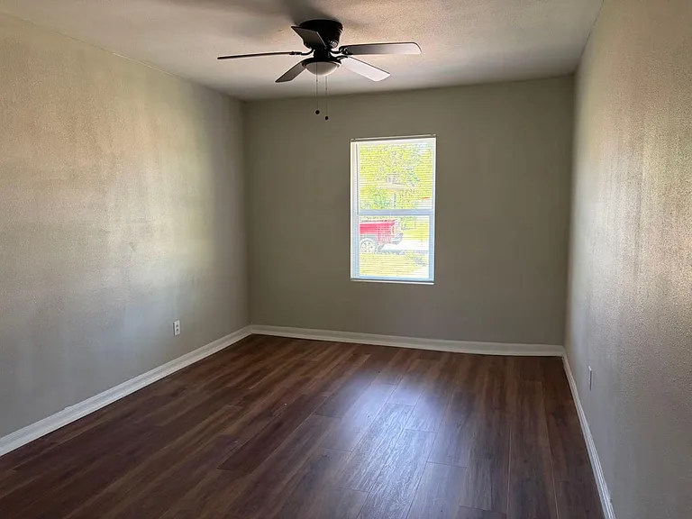 5782 Belcrest St — Photo 5