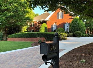 915 Newport Ct, Alpharetta, GA 30005