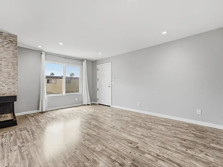 4355 Rialto St #7 — Photo 14