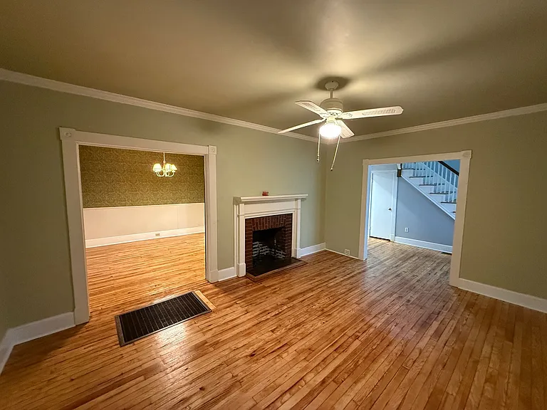 406 Robbins St — Photo 3