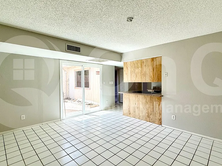 3132 W Harmont Dr — Photo 6