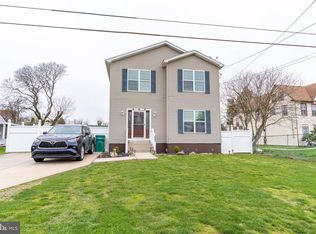 907 Cedar Ave, Croydon, PA 19021