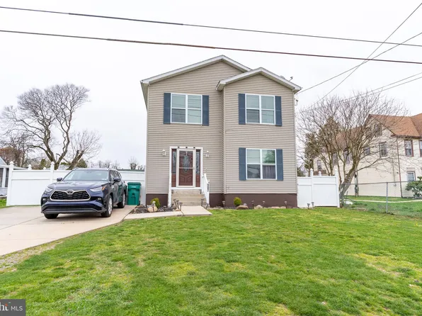 907 Cedar Ave, Croydon, PA 19021