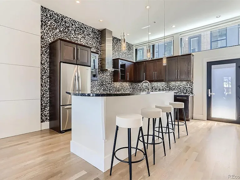 2428 Champa St — Photo 18