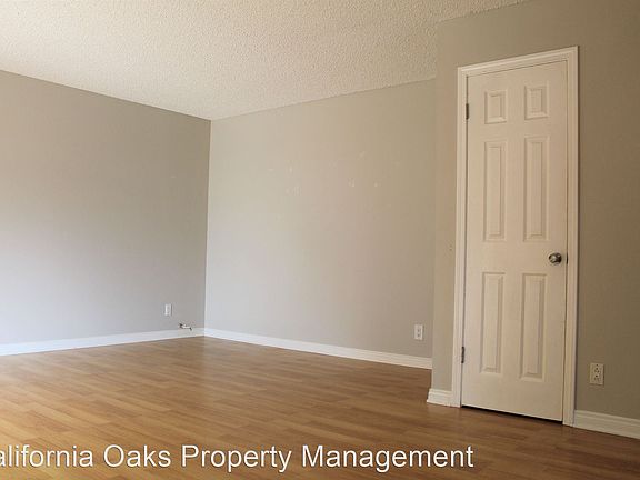 5th image of 2595 Bayshore Ave