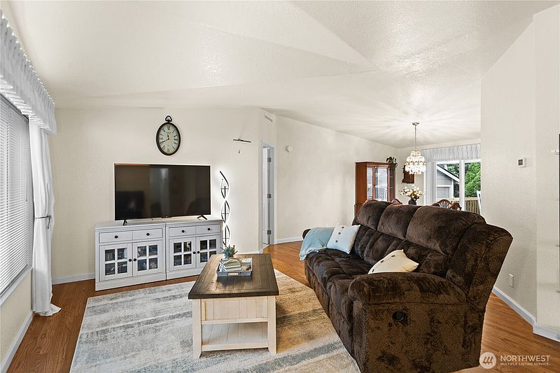4th image of 14727 43rd Avenue NE #6