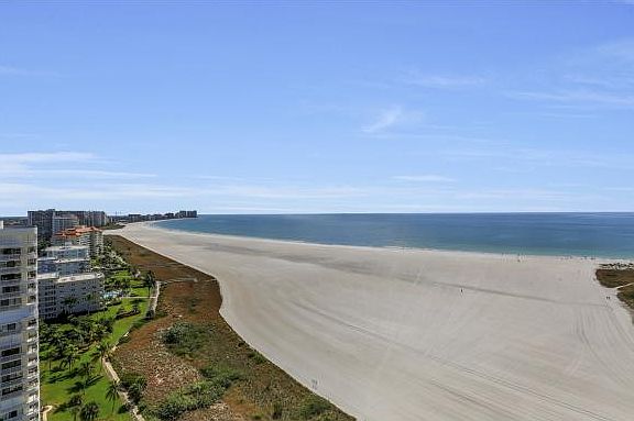 2nd image of 320 Seaview Ct APT 1712
