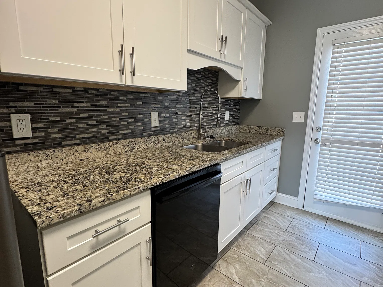 2 bed, 2.5 bath, 1380 sqft, $1,800 — Photo 1
