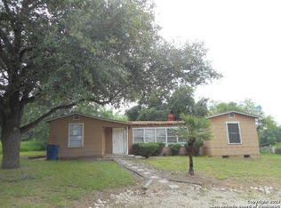 408 Bensdale Rd, Pleasanton, TX 78064