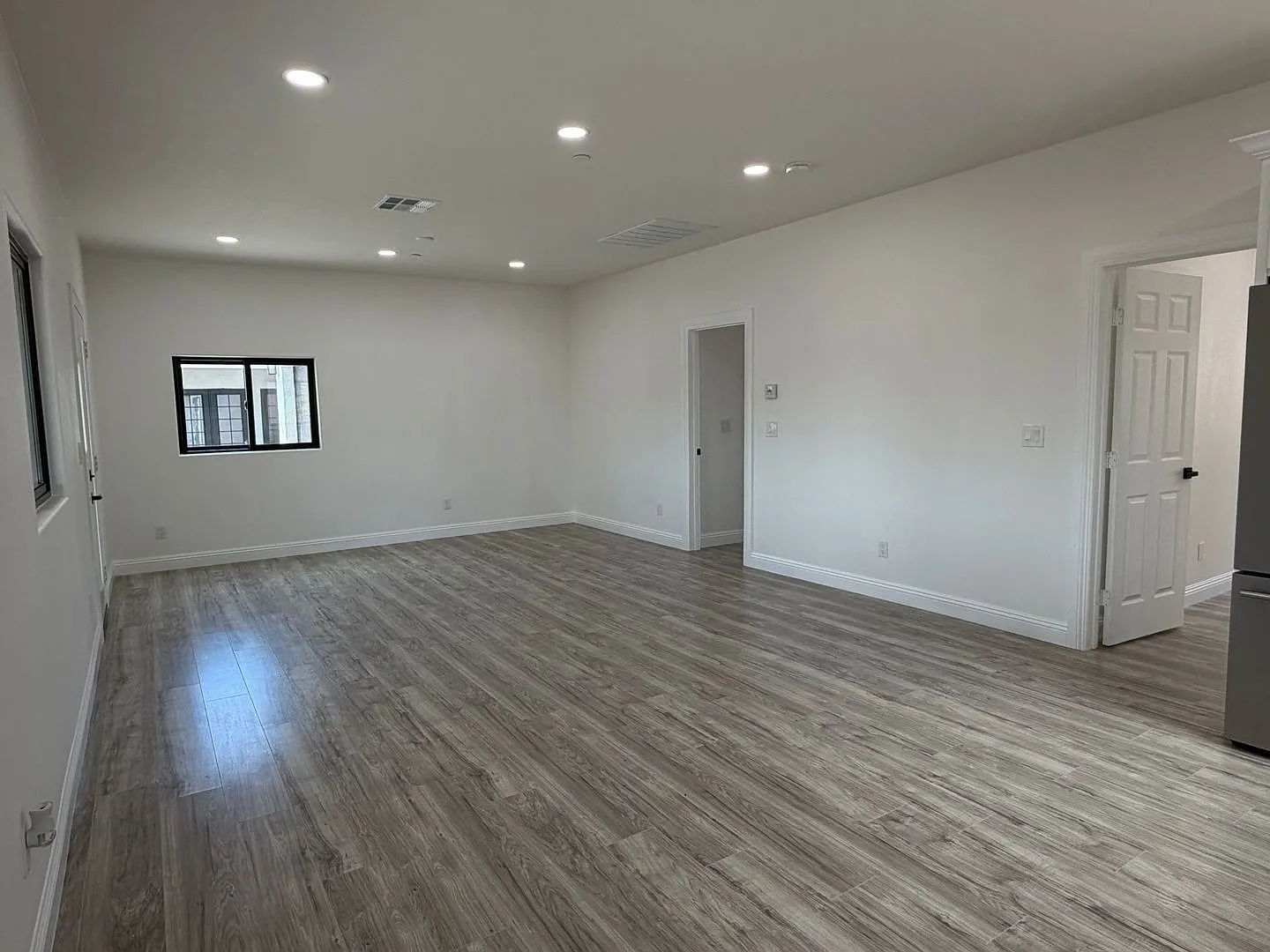 2 bed, 2.0 bath, 960 sqft, $2,750 — Photo 4