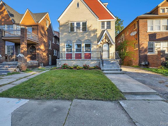 2nd image of 4218 Cortland St