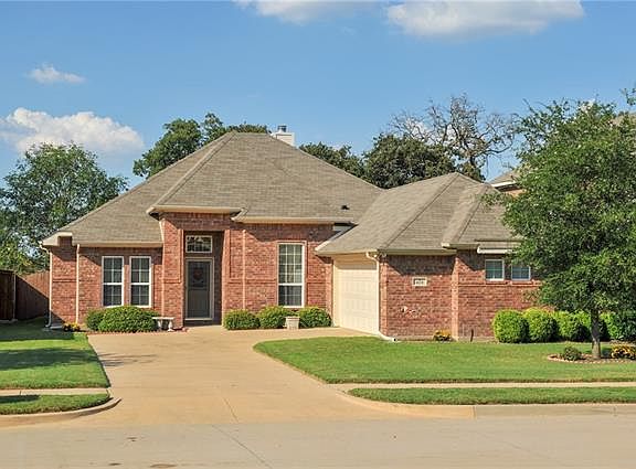 2nd image of 413 Hidden Knoll Dr