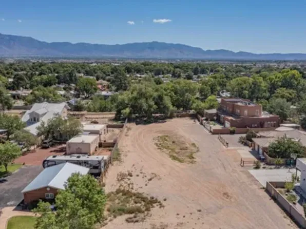 501 Aliyah Ln NW, Albuquerque, NM 87107