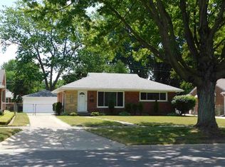 825 Harrington St, Mount Clemens, MI 48043