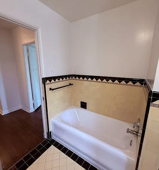 1032 S Crescent Heights Blvd — Photo 26