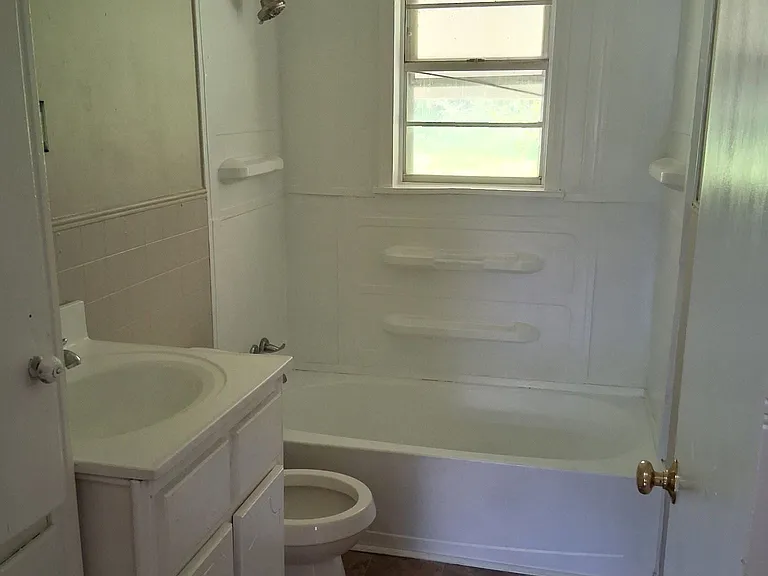 205 W Crestview Dr — Photo 12