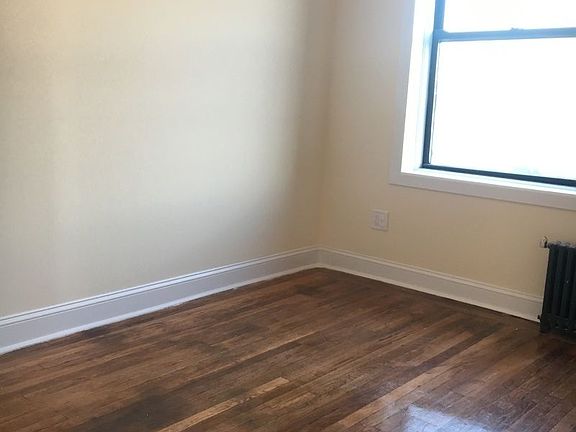 5th image of 432 Suydam St APT 15C