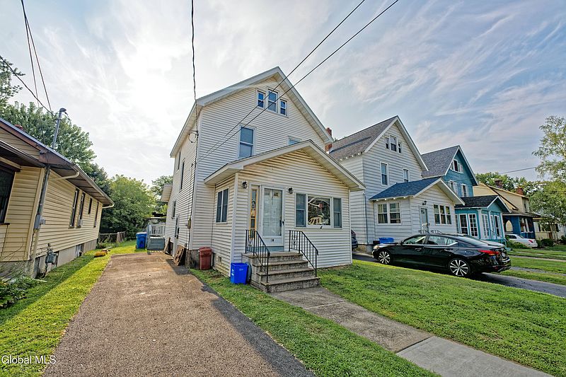 3rd image of 24 Glendale Avenue