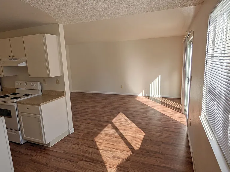 7815 NE 117th Ave — Photo 43