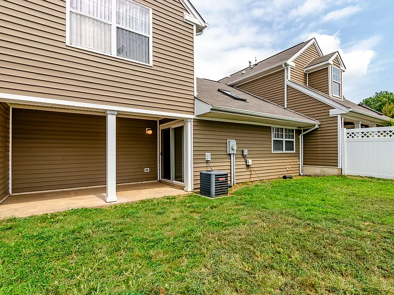 Bellevue - Liberty Military Housing — Photo 16