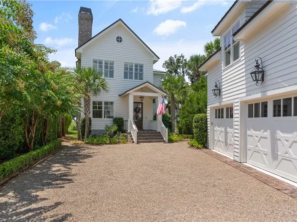 114 Yacht Club Dr, Saint Simons Island, GA 31522