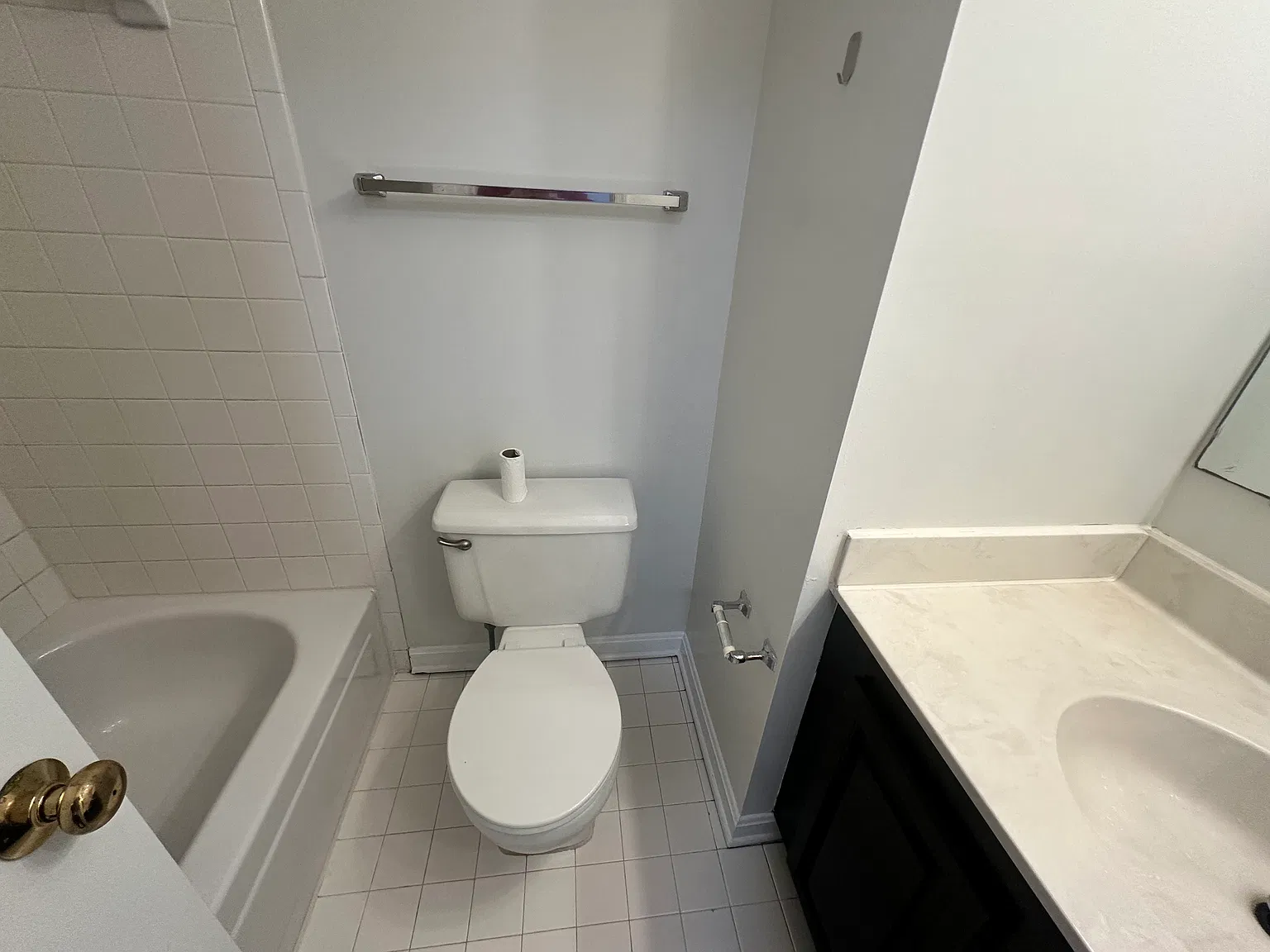 3 bed, 3.5 bath, 1574 sqft, $2,950 — Photo 4