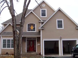 55 Chandler Ave, Keyport, NJ 07735