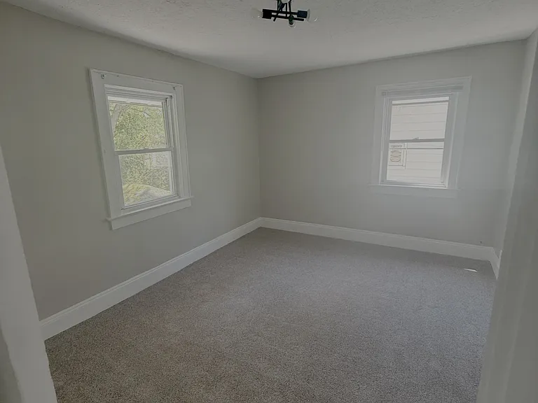 316 E Sheridan Ave — Photo 6