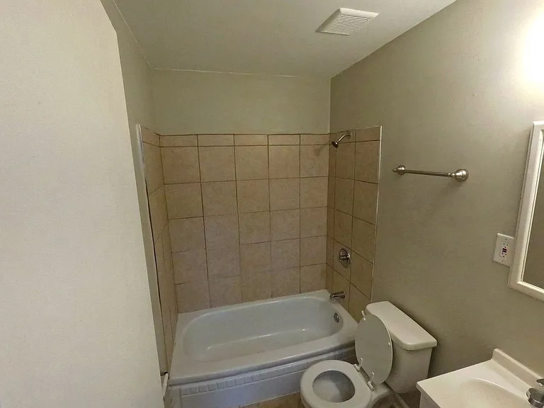 4898 Dianne Dr — Photo 17