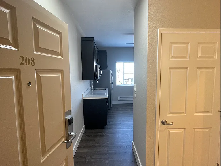 202 E Lake Ave #208 — Photo 7