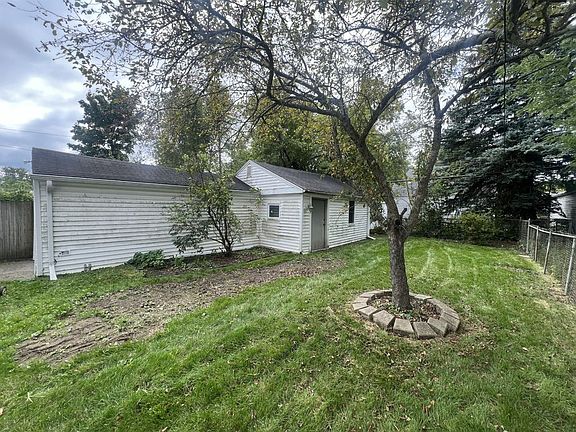 5th image of 5075 Radnor St