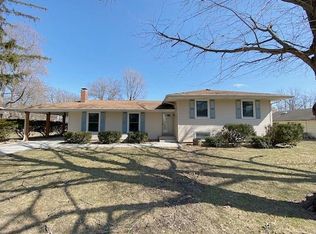 5 Orchard Dr, Charleston, IL 61920