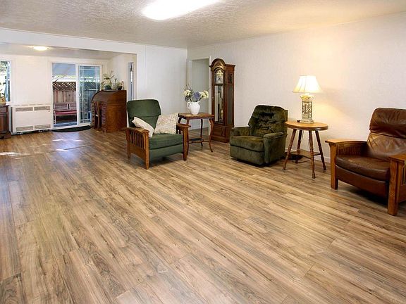 4th image of 8011 Hermosa Ave
