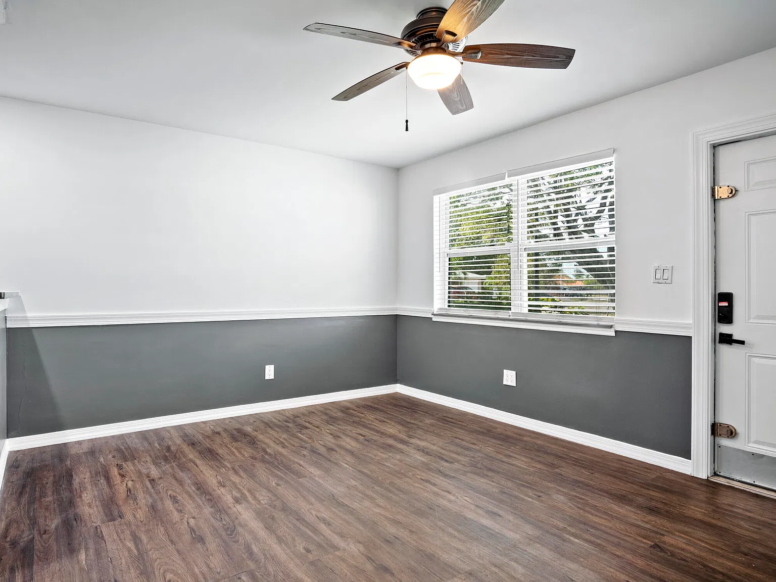 2 bed, 1.0 bath, 720 sqft, $2,300 — Photo 4