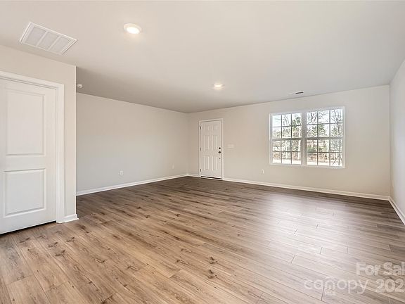 4th image of 1530 Cottage Creek Dr