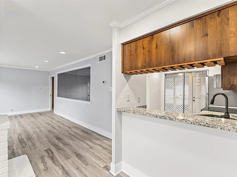 2501 Marilee Ln #4 — Photo 8