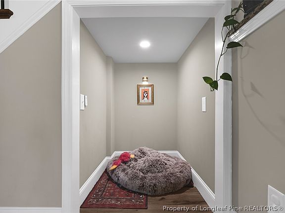 4th image of 3721 Glencourse Way