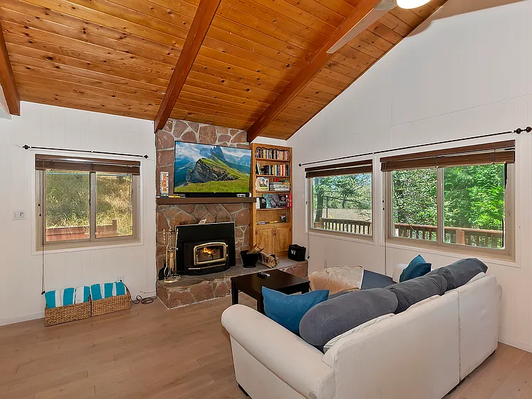 24581 Horst Dr — Photo 5
