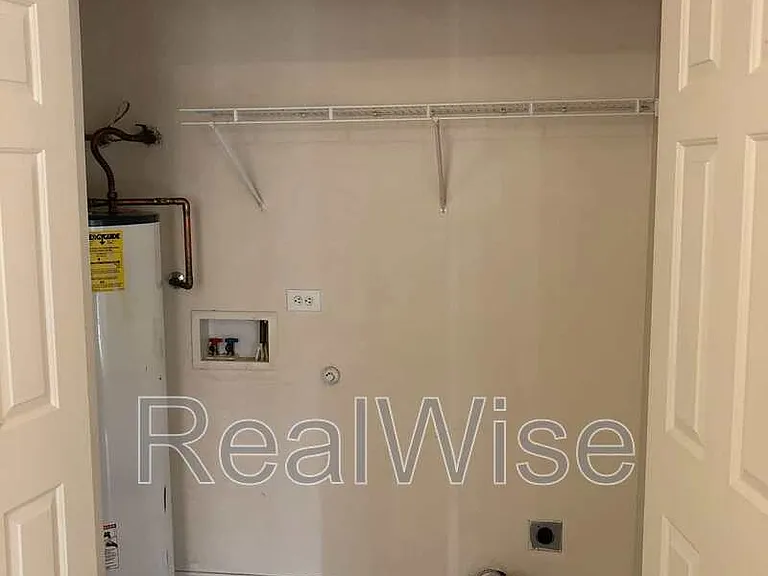 1231 SW 33rd St — Photo 15