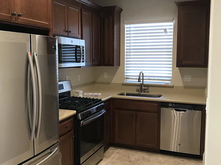 276 E Grazia Ave — Photo 5