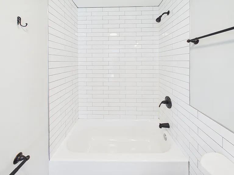 2819 W 25th St #2 — Photo 7