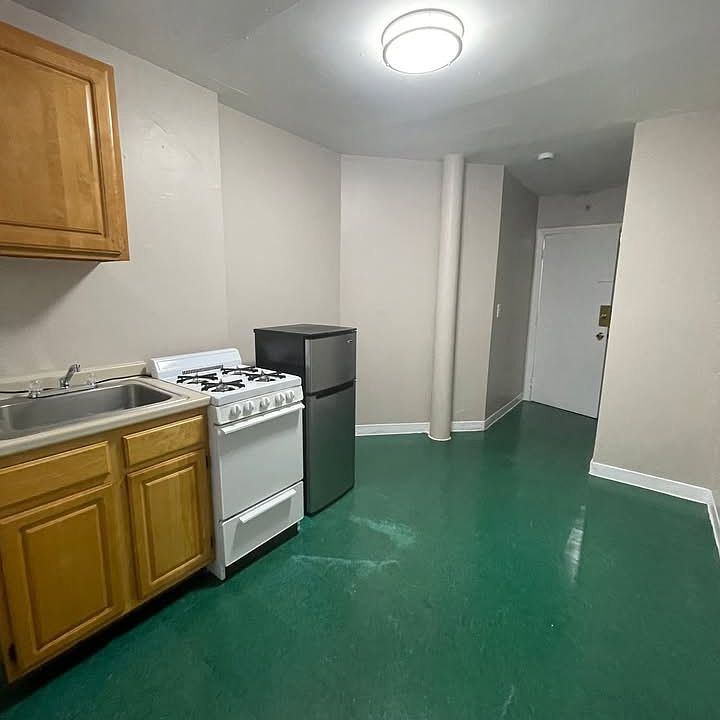 1st image of 185 Green St #4