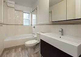 5th image of 941 Washington Ave #108