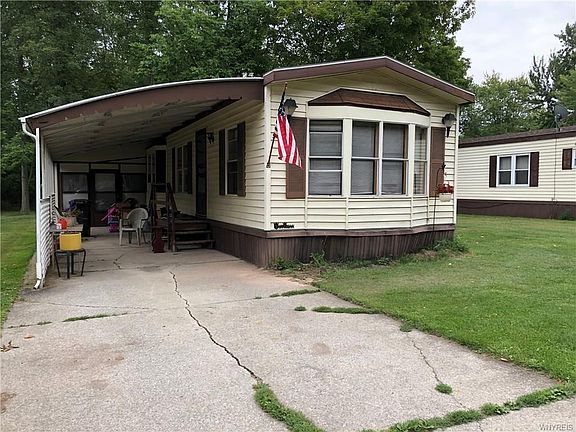 2nd image of 485 Oak Orchard Est