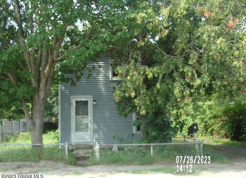 2nd image of 5 Luzerne Road